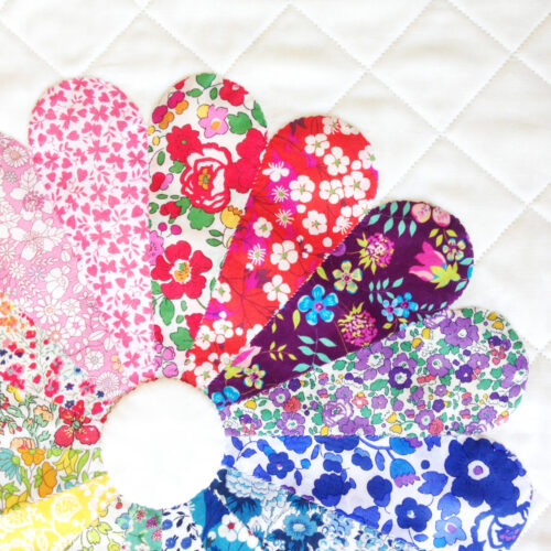 English Paper Pieces 12" Dresden Plate with 16 Petals - Image 4