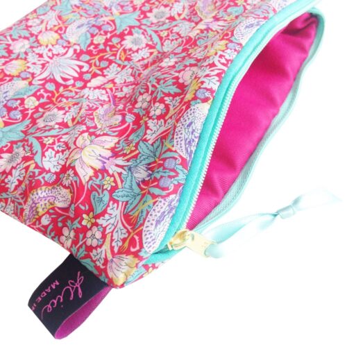 Travel Pouch Strawberry Thief Red - Image 2